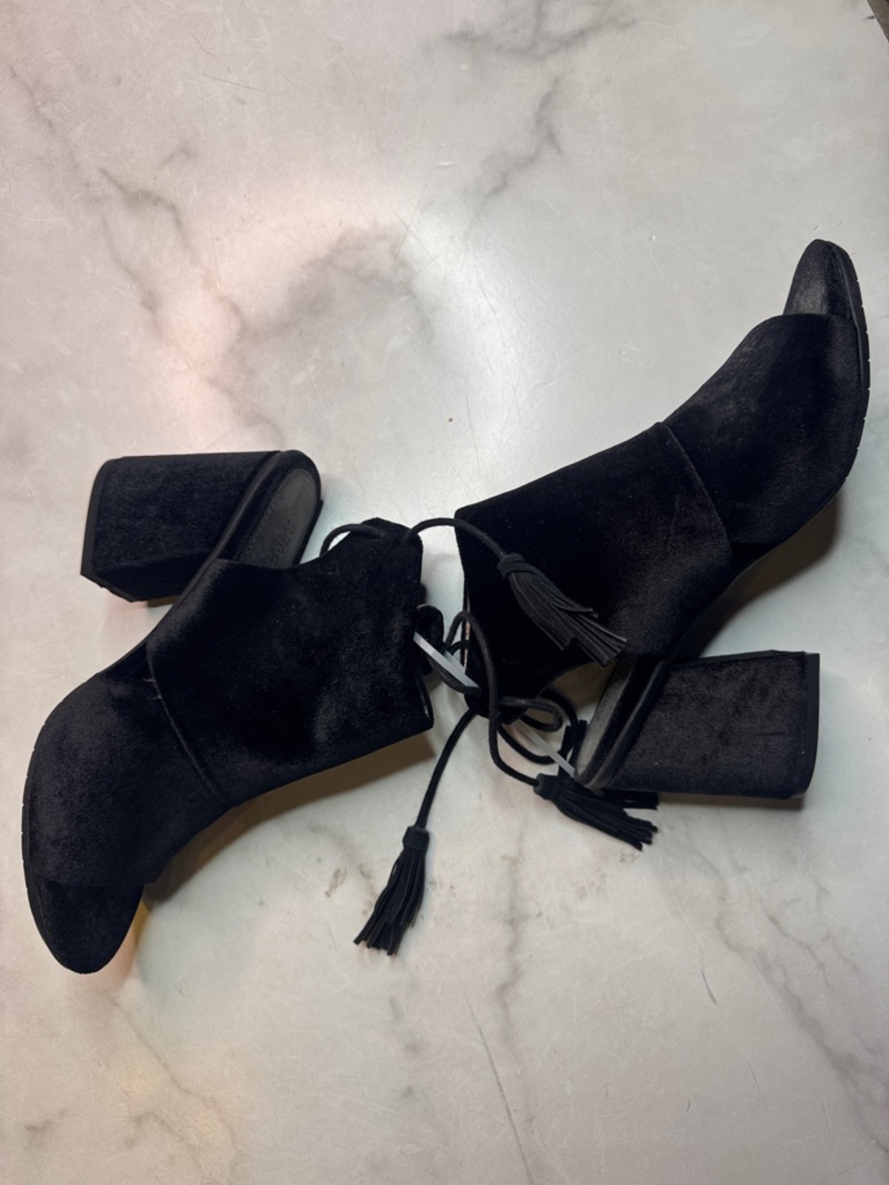 Kenneth Cole Reaction Reach the Stars Peep Toe Velvet Booties NWOT